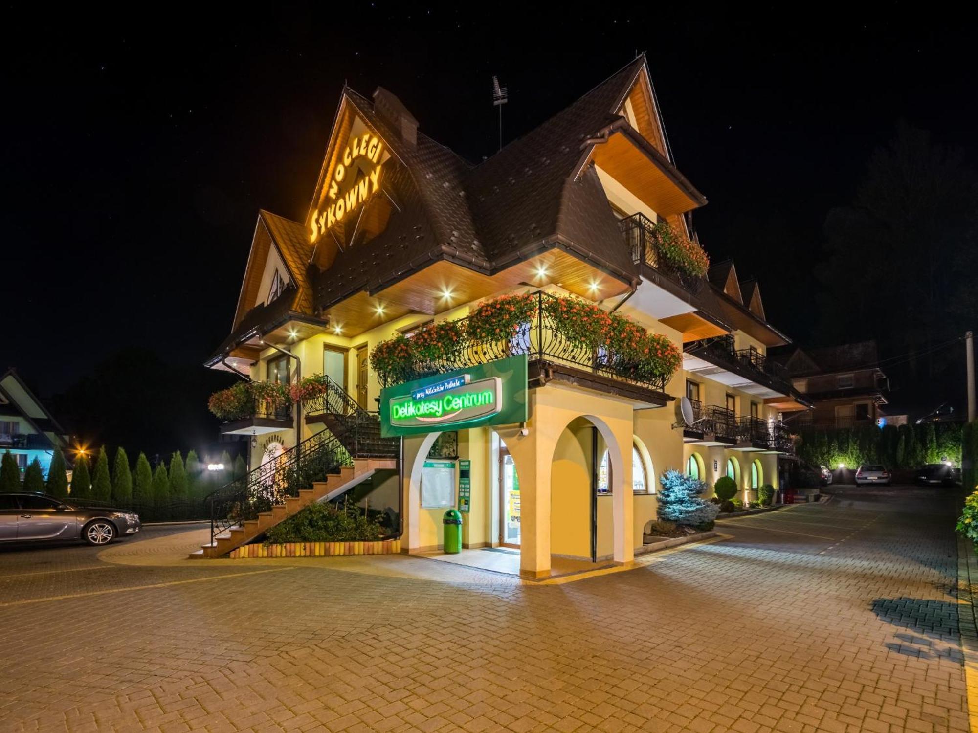 Sykowny Бялы-Дунаец Экстерьер фото